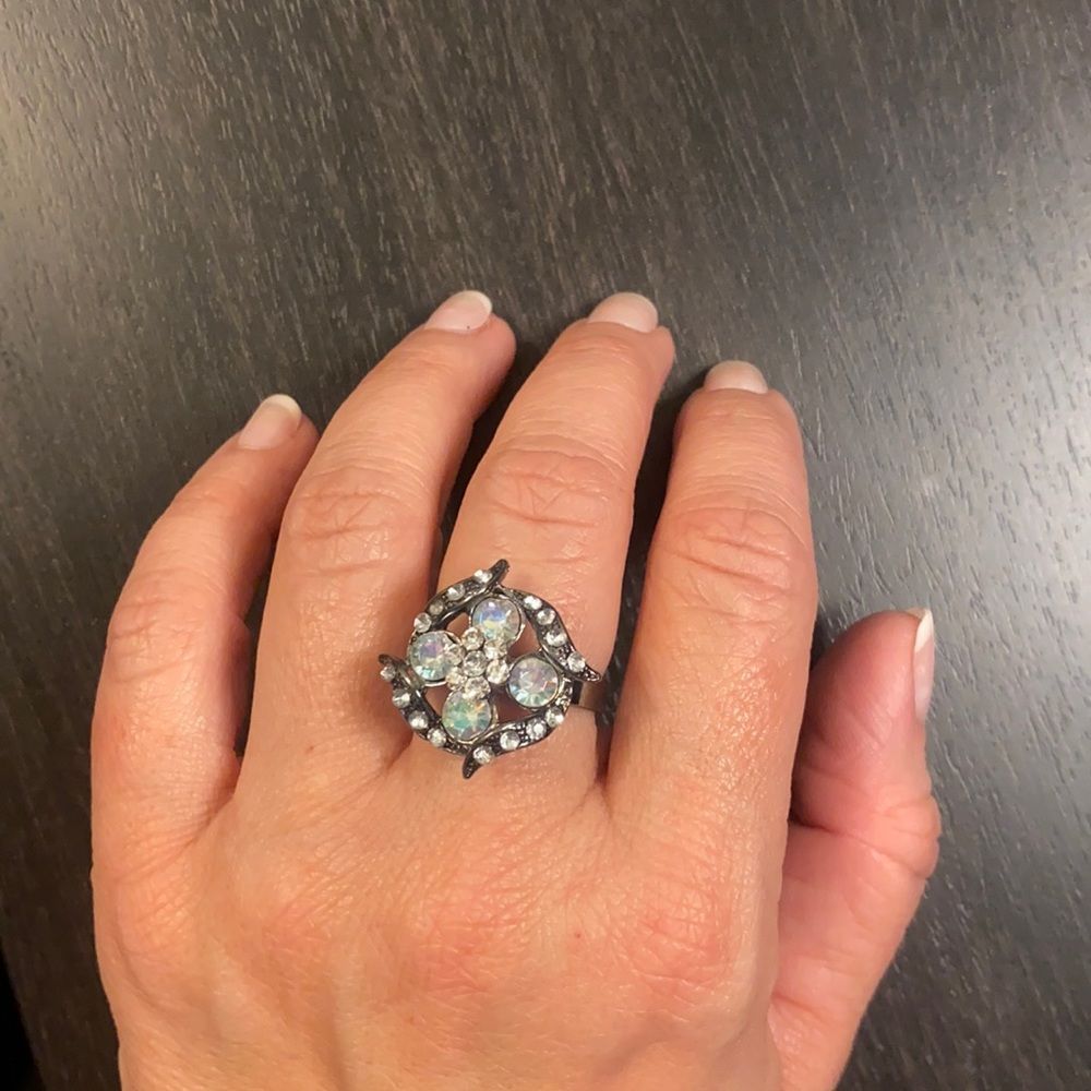Vintage floral cluster rhinestone diamond ring size 8